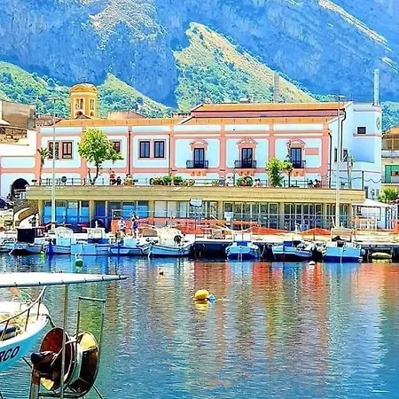 Gm&V Casa Vacanze Isola delle Femmine Exterior photo